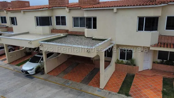 Rosa Rodríguez Vende Casa En Villa Paris, Cabudare 23-28391