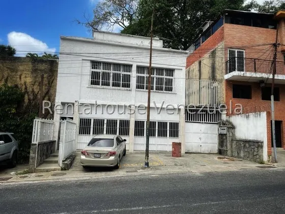 Casa De Uso Comercial, En Alquiler, En Horizonte. 25-5480