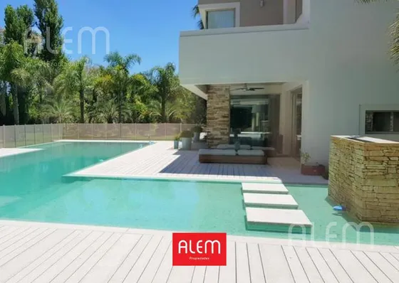 Casa En Venta En St. Thomas Canning | Triple Lote