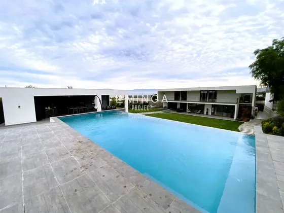 Casa En Venta De 5 Dorm. Chicureo Piedra Roja En Colina