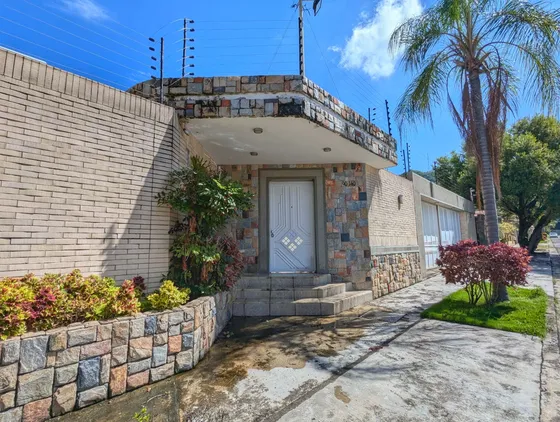 Amplia Casa En Venta Urb. Trigal Norte Yc