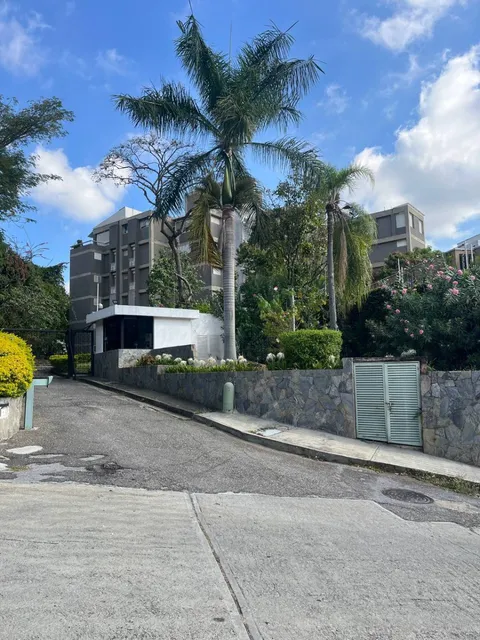 Apartamento En Venta 220 M2 - Valle Alto / El Refugio Baruta   