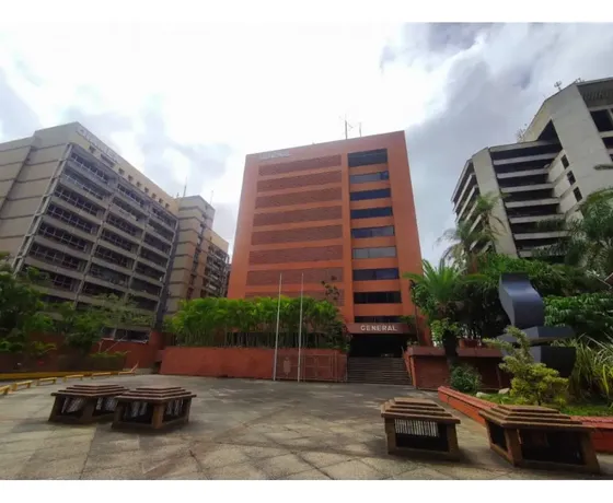 Se Vende/alquila Oficina 350m² 4b/10p En Chuao