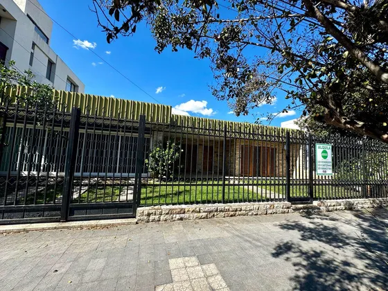 Cerro De Las Rosas - Uso Comercial - 1 Planta - 370mts2 Cub
