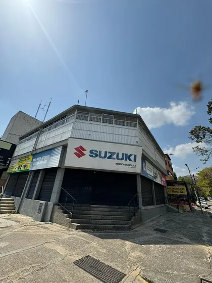 Locales Comerciales En La Av. Bolívar Norte De Valencia. 4 En Venta. Zc.p