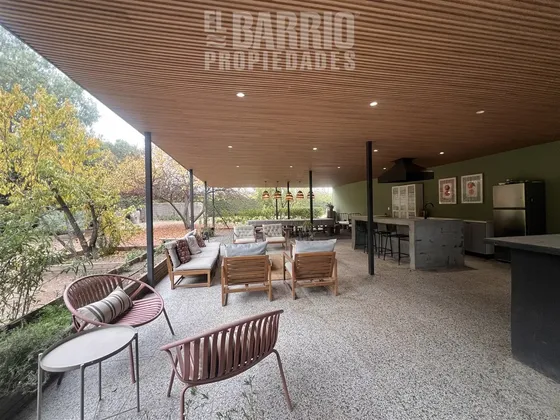 Casa En Venta De 4 Dorm. En Liray-lo Pinto