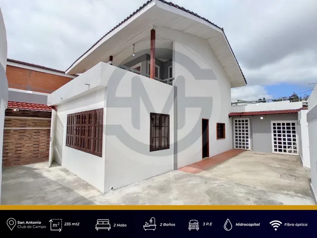 Smm 253-2-5 Townhouse Actualizado De Dos Niveles En La Exclusiva Urbanización Club De Campo, Precio De Oportunidad.