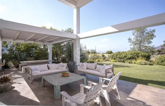 Casa En Venta De 5 Dorm. En Marbella