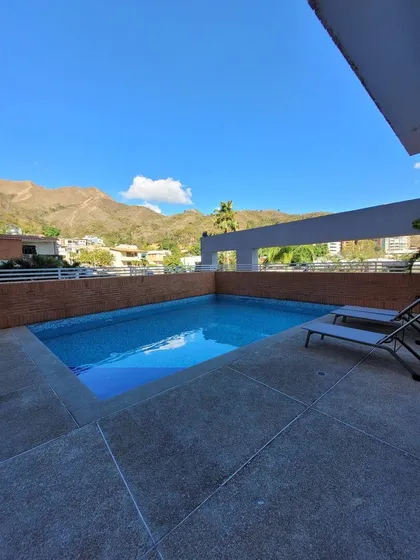 Yasmin Roa Vende Hermoso Apartamento En Milenium Plazas Urb. El Parral Planta 100% Y Pozo Cod 267222