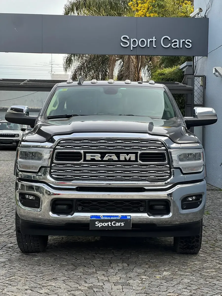 RAM 2500 6.7 Laramie AT6 365 HP 4x4