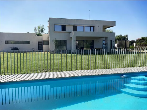 Espectacular Casa En Arriendo 4d/4b En Camino Carampangue