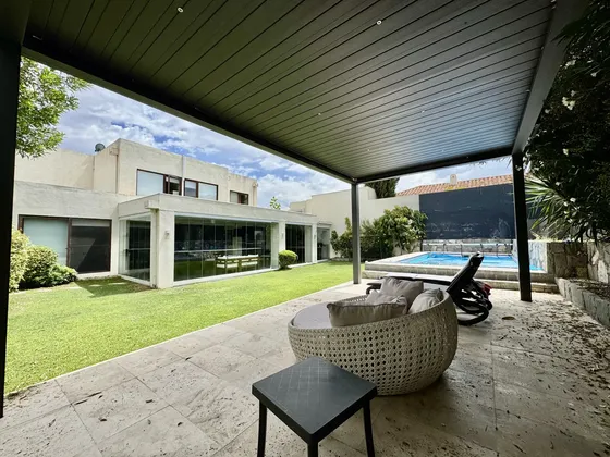 Casa En Venta Piedra Roja 4d 2 Suite Piscina Quincho