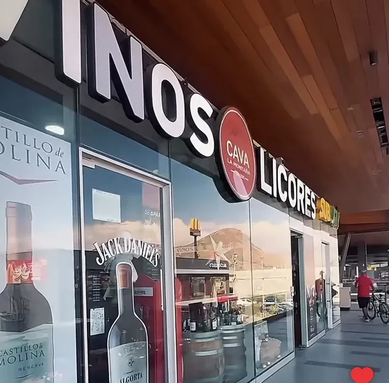 Se Vende Tienda De Vinos Y Licores Con Patentes