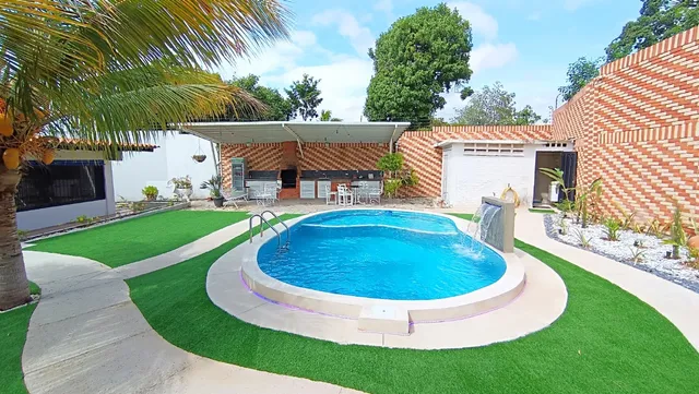 Maikelly Zabala Vende Casa En Barquisimeto , Zona Este, Piscina, 1000metros2 De Terreno, 600 Metros2 De Construcción. Mls 24-28298 Mz