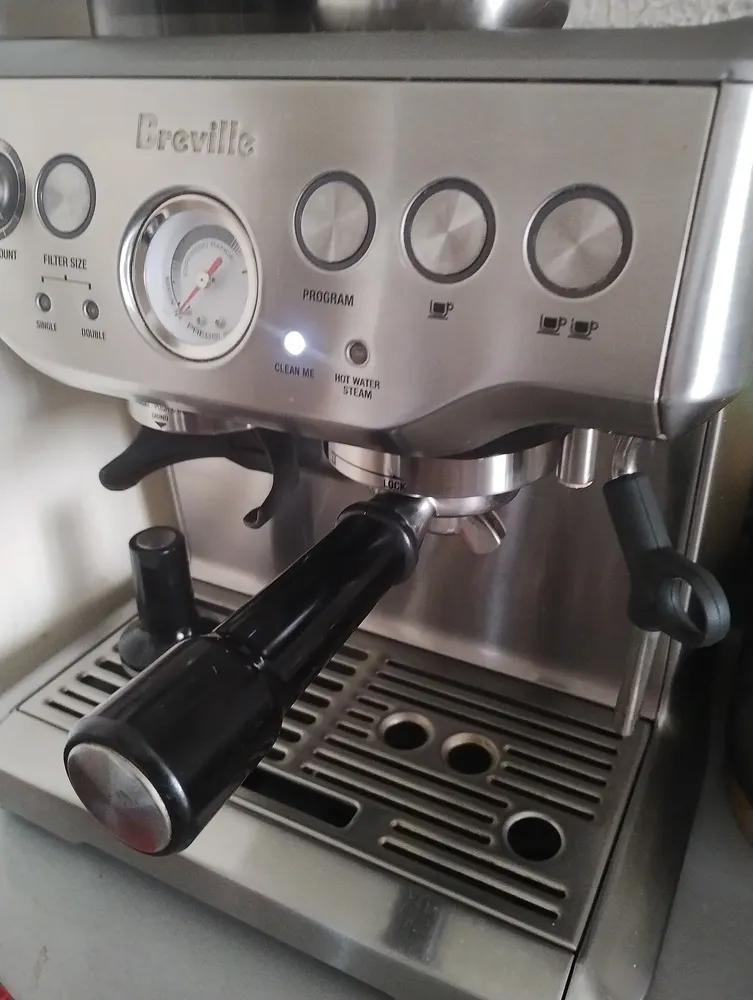 Cafeteira Breville The Barista Express BES870 super automática