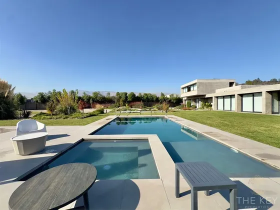 Casa En Venta 4 Dormitorios + 4 Baños + Sala De Esta