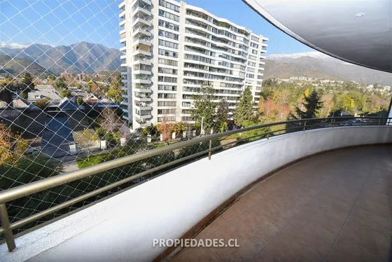 Departamento En Arriendo De 4 Dorm. En Lo Barnechea