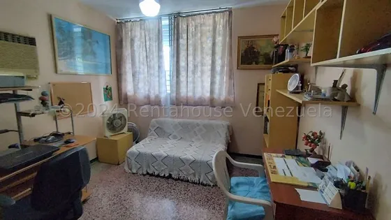 Naudy Escalona Asesor Inmobiliario De Rentahouse Vende Amplia Y Acogedora Casa En Zona Este De Barquisimeto 