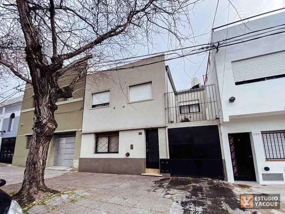 Casa En Venta - 3 Dormitorios 2 Baño 1 Cochera - 142mts2 - La Plata [financiado]