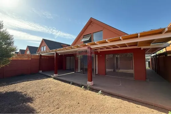 Casa Moderna En Chicureo Norte: Tu Sueño Espera
