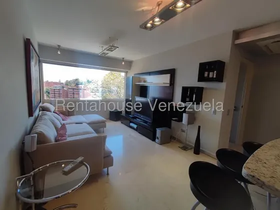 Sb En Alquiler Apartamento Cómodo, Moderno Y Con Una Ubicación Privilegiada. Totalmente Remodelado Y Equipado Solo Para Llegar Con Las Maletas. Ubicado En Clnas.de Bello Monte . Cod#27-1048