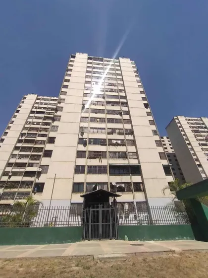 Bonito Apto Venta Rosaleda Piso Medio Alto