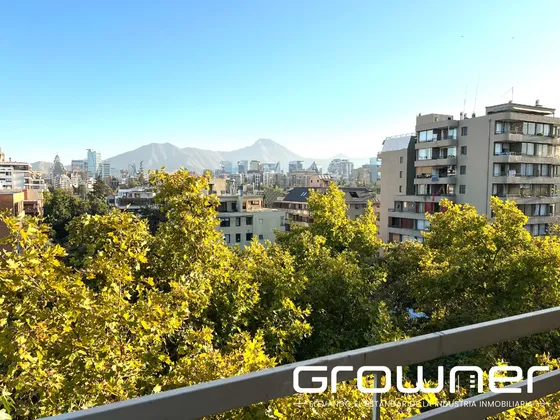 Venta Depto Con Terraza Y Vista Icónica En Providencia