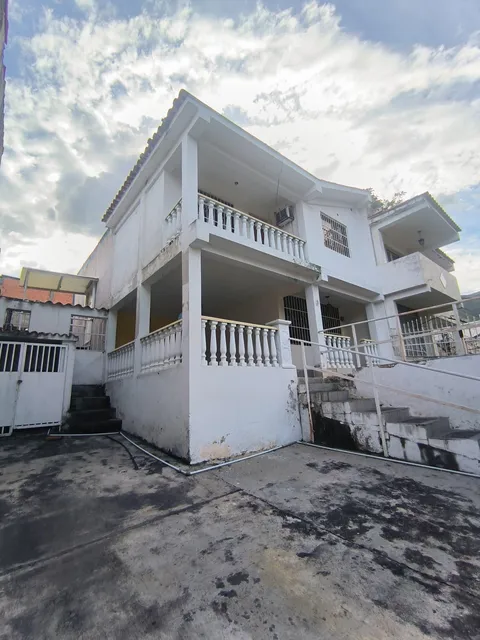 Casa Comercial  Esmeralda 