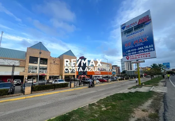  Se Vende Local Planta Baja Comercial En Centro Comercial Morrocoy - Tucacas