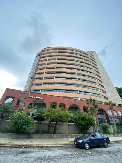 Oficina En Valencia, En La Torre Movilnet. Amoblada. Zc.p