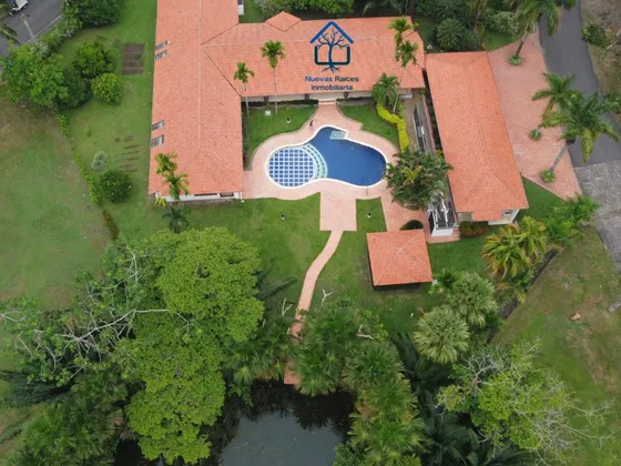 Impactante Casa En La Hacienda La Primavera En Villavicencio