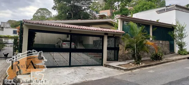 Casa En Venta En El Cafetal ,calle San Félix. Una Sola Planta. Calle Cerrada Con Vigilancia.