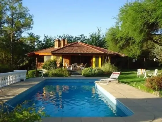 Pventa De Chalet Japonés Con Pileta, Gran Parque En Santa Rosa De Calamuchita                ...