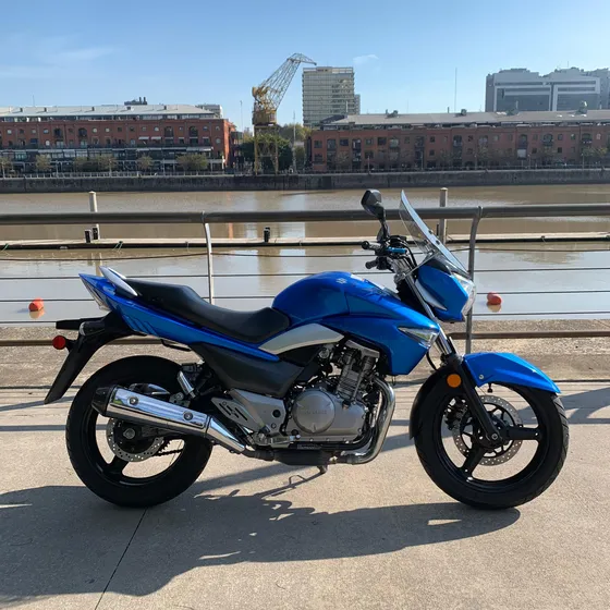 Suzuki Inazuma 250
