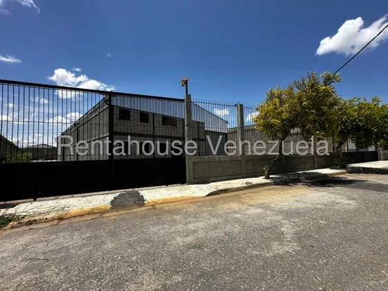 En Venta Galpon En Zona Industrial Ii 25-8835 Yc