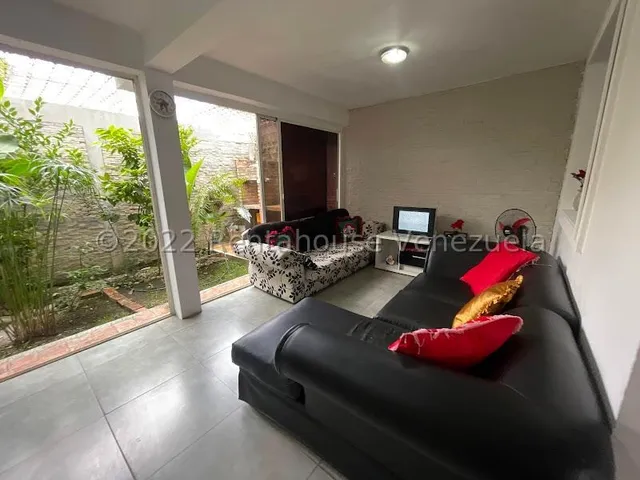 Venta Esta Acogedora Casa En Uno De Los Conjuntos Residenciales Mas Exclusivos Del Este De Barquisimeto Urb Ciudad Roca #/realiza Inversion Inteligente /* Oportunidad Que No Puedes Dejar Pasar.