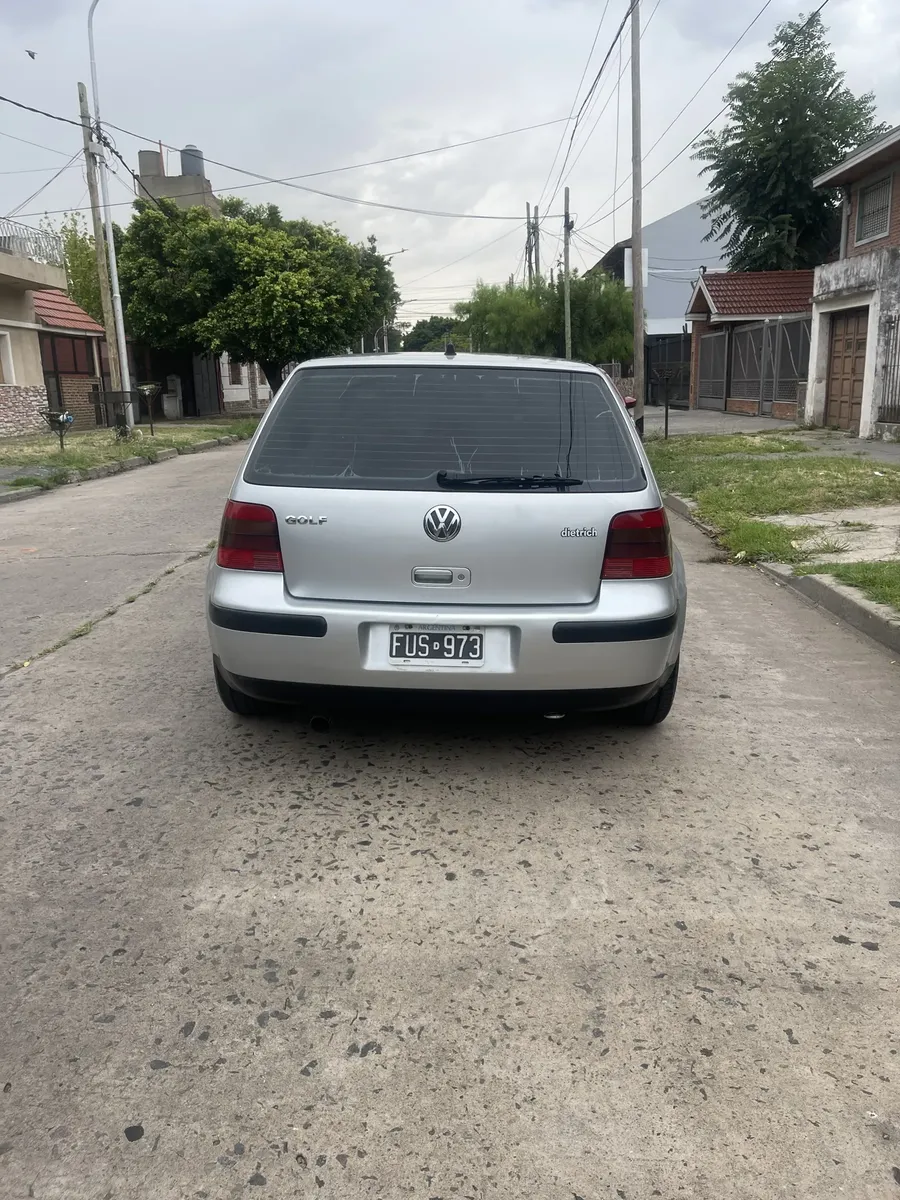 Volkswagen Golf 1.6 Format568338397120450564