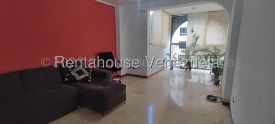 Jg Cod Flex 25-20801 Se Alquila Bello Y Actualizado Apartamento En Colinas De Bello Monte Negociable