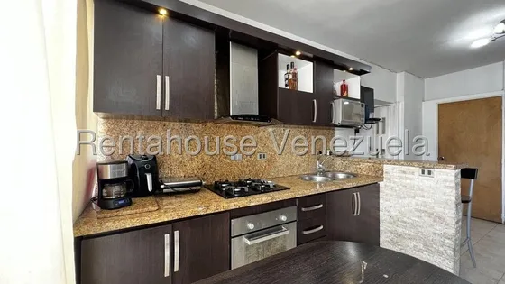 Boleíta Norte  En Venta #25-10199 De 2hab 2 Baños 2estacionamiento, Cuenta Con Parque Infantil, Piscina, Salón De Fiestas, Áreas Sociales Y Vigilancia Privada.   