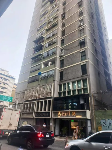 Apartamento En La Avenida Fuerzas Armadas Con Linda Vista Al Ávila De Dos Habitaciones 