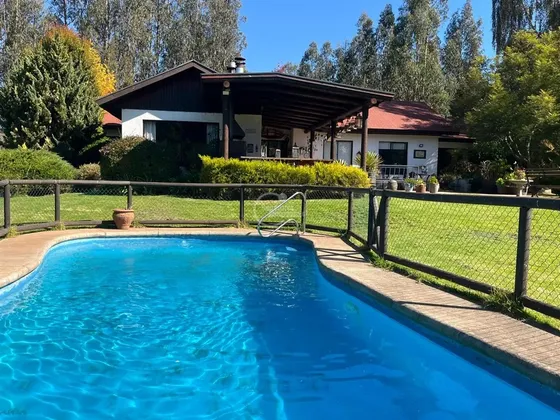 Casa En Venta De 4 Dorm. En Santo Domingo