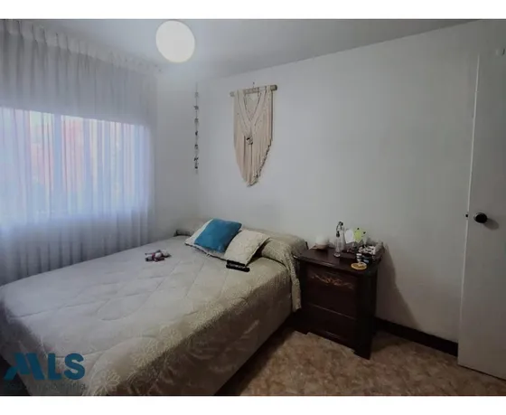 Unidad Cerrada Con Piscina En La Castellana(mls#243519)