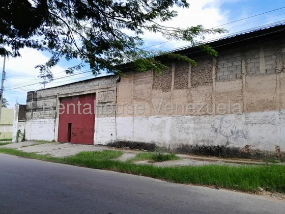 Amplio Galpon En Venta En Estrategica Zona Industrial Saman De Guere Turmero Depositos Area Oficinas Terreno Propio Area De Carga Y Mas Estef 25-9636