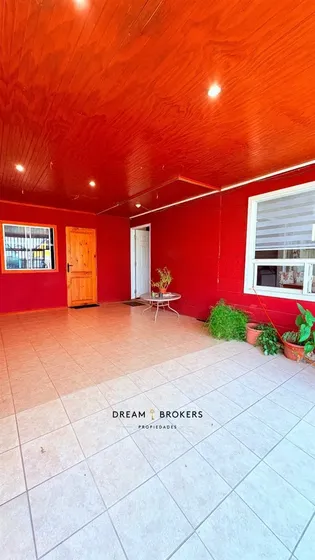 Casa En Venta De 4 Dorm. En Chillán