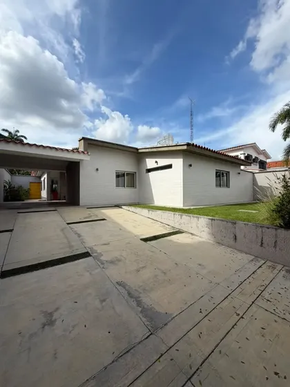 Moderna Casa De Una Planta En La Viña. Calle Privada (sgb19)