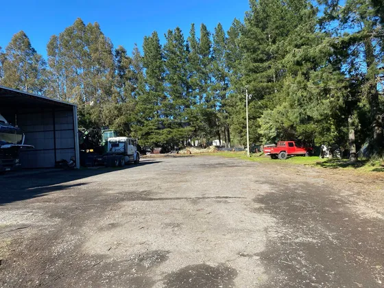 Sitio Industrial. Galpones Y Casa (73460)