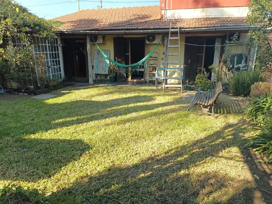 Casa De Cuatro Ambientes En Longchamps