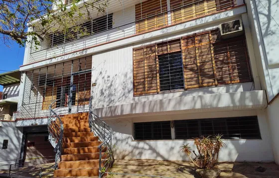 B° Bombal - Casa Multifuncional En Venta-4 Dormitorios-4 Baños - Ascensor- Piscina