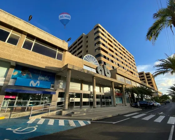 Re/max 2mil Vende, Local, Centro Comercial Ab, Maneiro, Isla De Margarita.