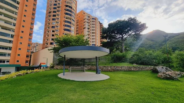 Apartamento En Venta En El Parral, Valencia 254374 Lz